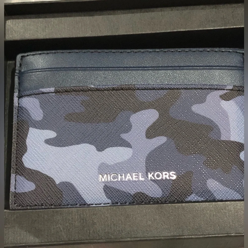 Michael Kors blue Admiral Camouflage Mens Wallet &  Keychain set new in‎ box
